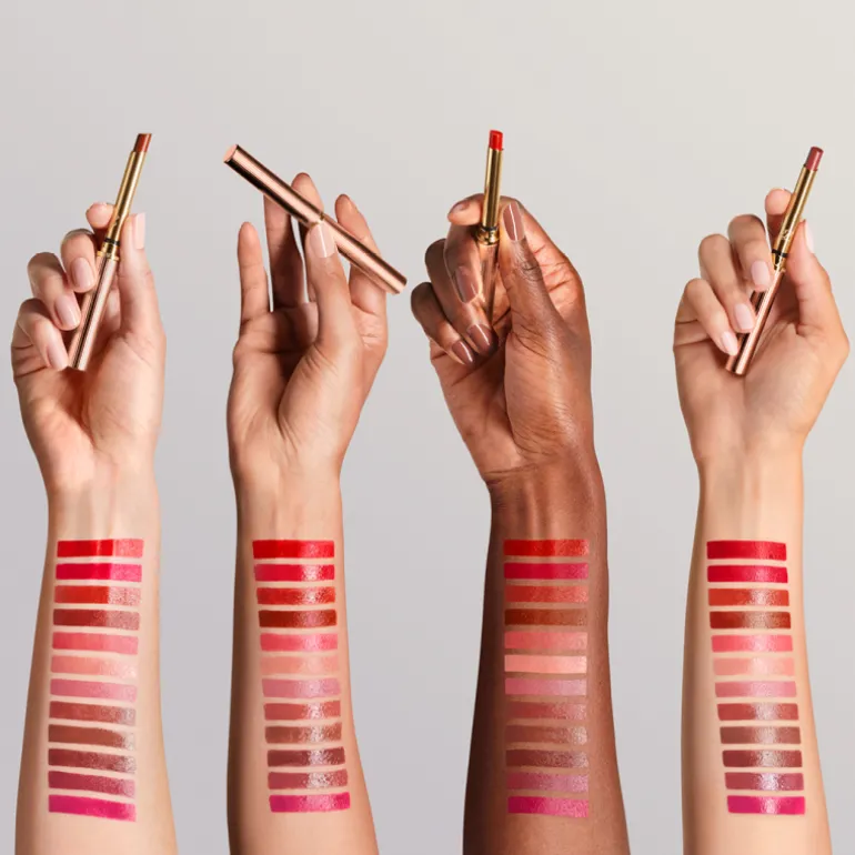 Barra de Labios Pure Color Explicit Slick Shine Lipstick