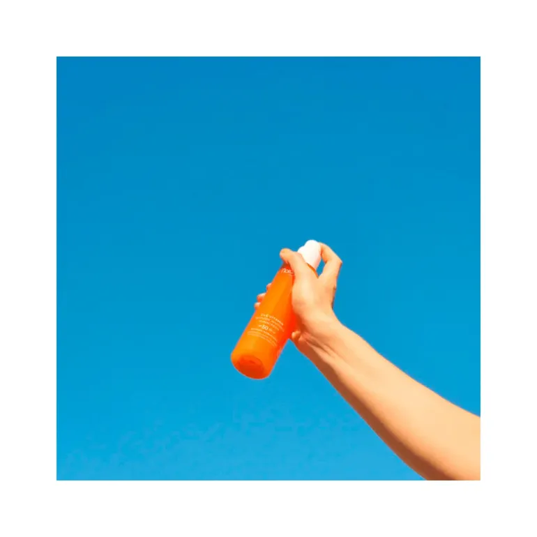 C+C Vitamin Spf 50 Bi-Phase Invisible Sunscreen