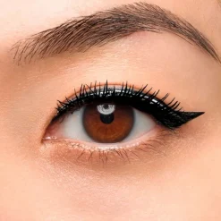 COUTURE EYE LINER