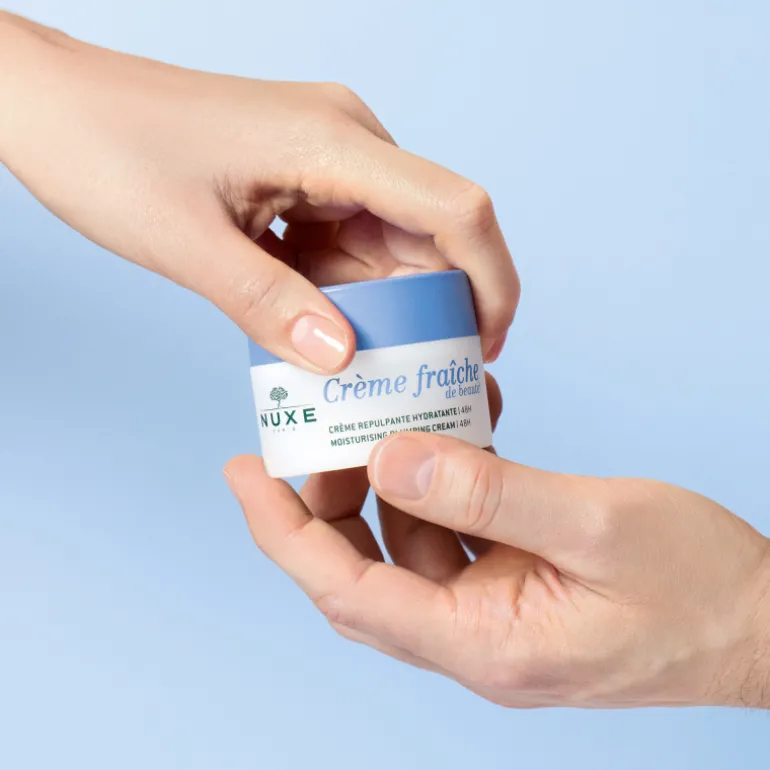 CRÈME FRAÎCHE DE BEAUTÉ REPULPANTE HYDRATANTE 48H