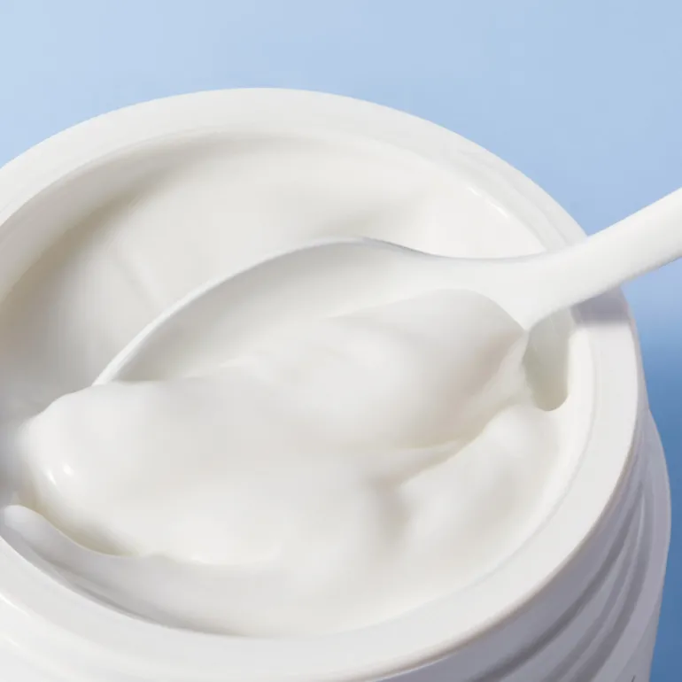 CRÈME FRAÎCHE DE BEAUTÉ® RICHE HYDRATANTE 48H