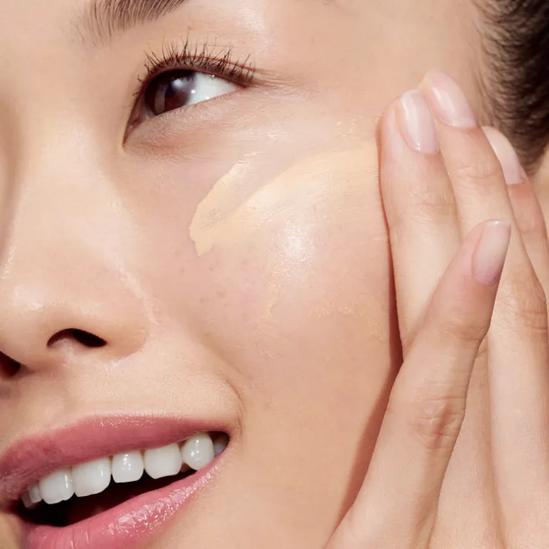 Even Better Clinical Vitamin Makeup SPF 50 Base de Maquillaje