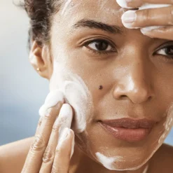 LA MER THE ESSENCE FOAMING CLEANSER