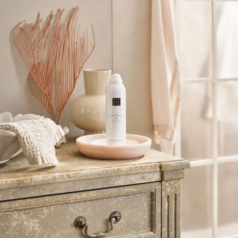 SAKURA FOAMING SHOWER GEL