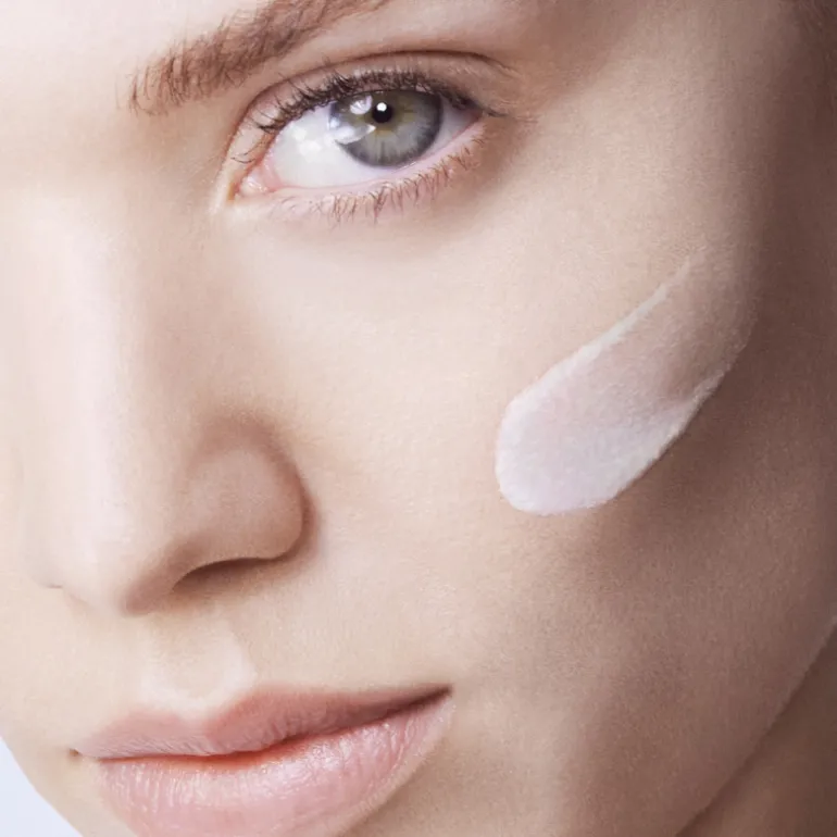 UV EXPERT SUPRA SCREEN SPF 50+ SÉRUM INVISIBLE